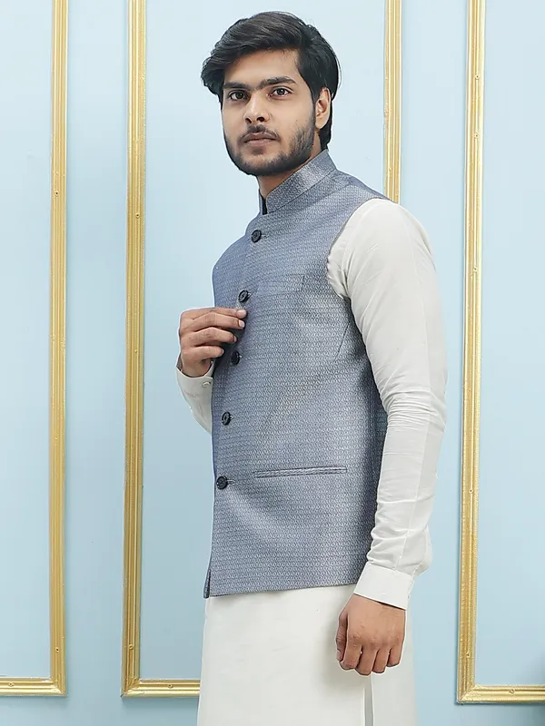 Men_Off_White_Kurta_Pajama_And_Blue_Color_Solid_Woven_Design_Jacquard_Nehru_Jacket