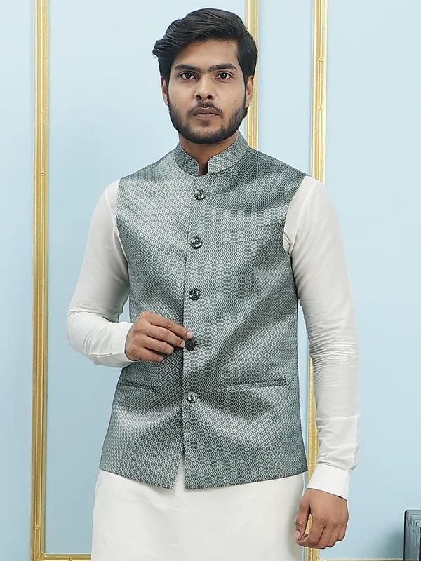 Men_Off_White_Kurta_Pajama_And_Green_And_Gold_Woven_Design_Jacquard_Nehru_Jacket