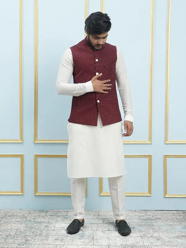 Men_Off_White_Kurta_Pajama_And_Maroon_Sequence_Woven_Design_Nehru_Jacket