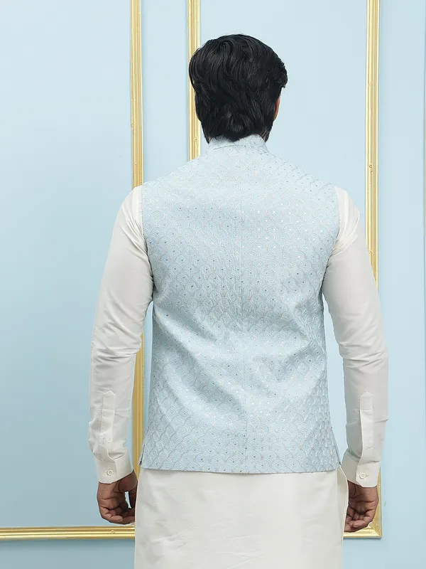 Men_Off_White_Kurta_Pajama_And_Turquoise_And_Gold_Sequence_Woven_Design_Nehru_Jacket