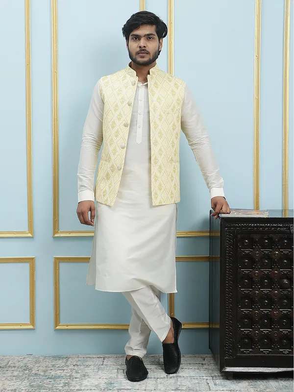 Men_Off_White_Kurta_Pajama_And_Cream_And_Gold_Sequence_Woven_Design_Nehru_Jacket