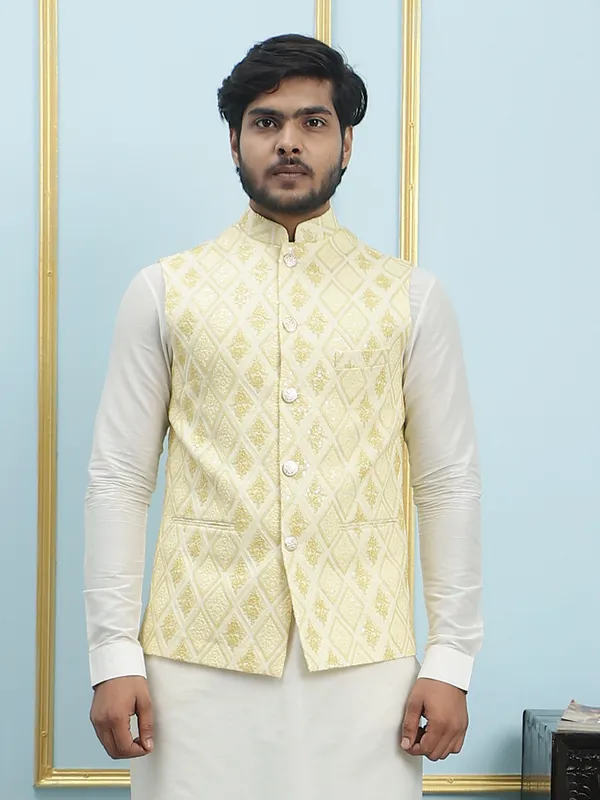 Men_Off_White_Kurta_Pajama_And_Cream_And_Gold_Sequence_Woven_Design_Nehru_Jacket