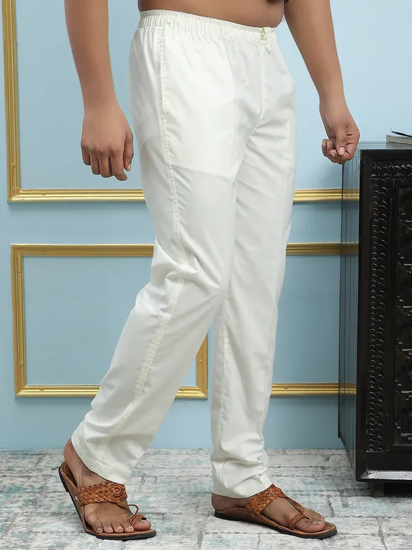 Men_Off_White_Solid_Pyjamas