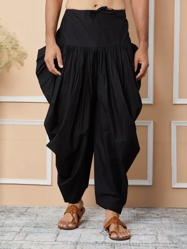 Black_Mid-Rise_Loose-Fit_Pure_Cotton_Salwar