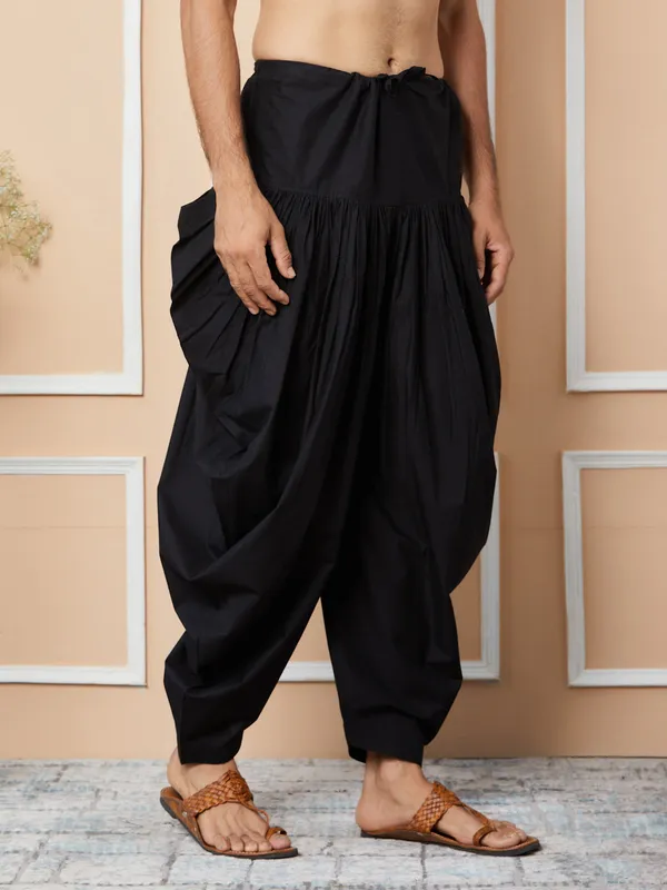Black_Mid-Rise_Loose-Fit_Pure_Cotton_Salwar