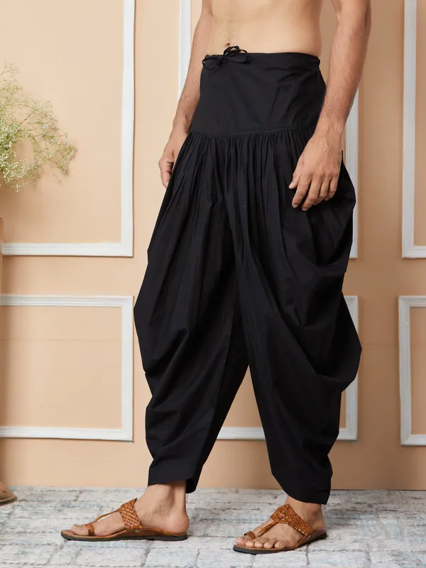 Black_Mid-Rise_Loose-Fit_Pure_Cotton_Salwar