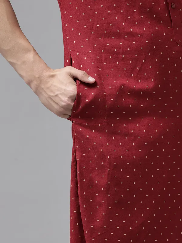 Men_Maroon_Regular_Pure_Cotton_Pathani_Printed_Men'S_Kurta_With_White_Salwar