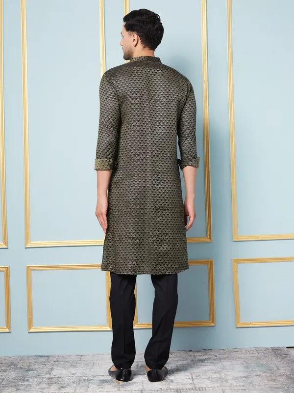 Men_Black_&_Gold_Woven_Design_Thread_Work_Kurta_With_Pajama
