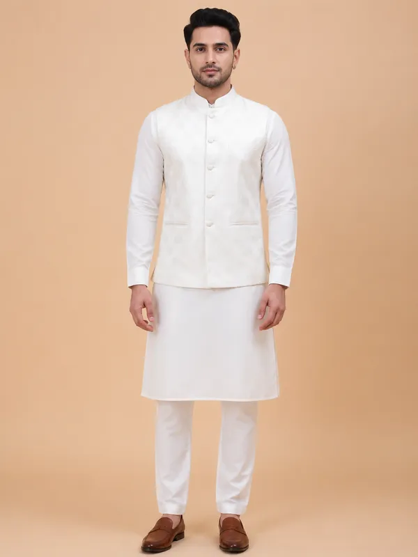 Men_Off_White_Kurta_Pajama_&_Gold_Woven_Design_Jacquard_Nehru_Jacket