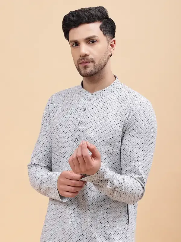 Men_Silver_&_Black_Pure_Cotton_Printed_Staright_Kurta_With_Pajama