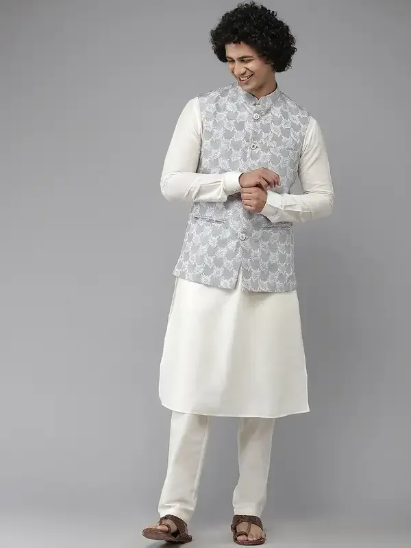 Men_Sky_Blue_&_White_Solid_Kurta_Pyjamas_With_Nehru_Jacket