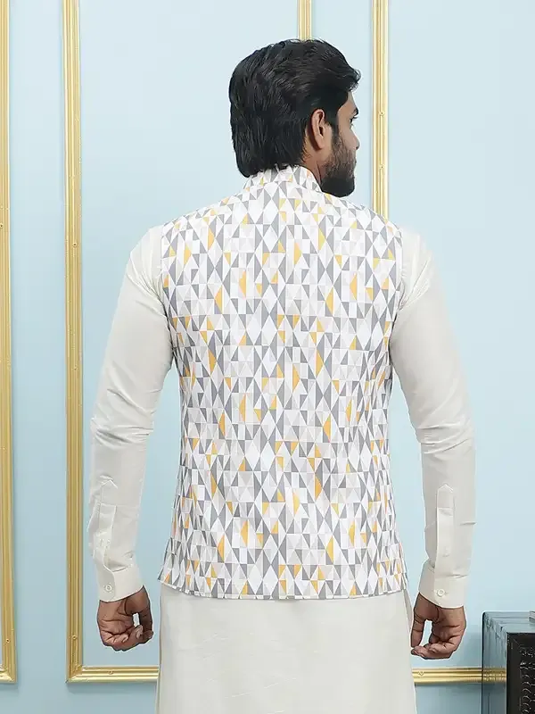 Men_Off_White_Kurta_Pajama_And_Off_White_Digital_Print_Cotton_Nehru_Jacket