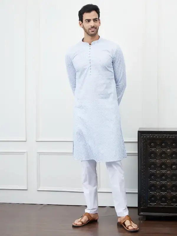 Men_White_And_Blue_Chikankari_Embroidered_Cotton_Kurta