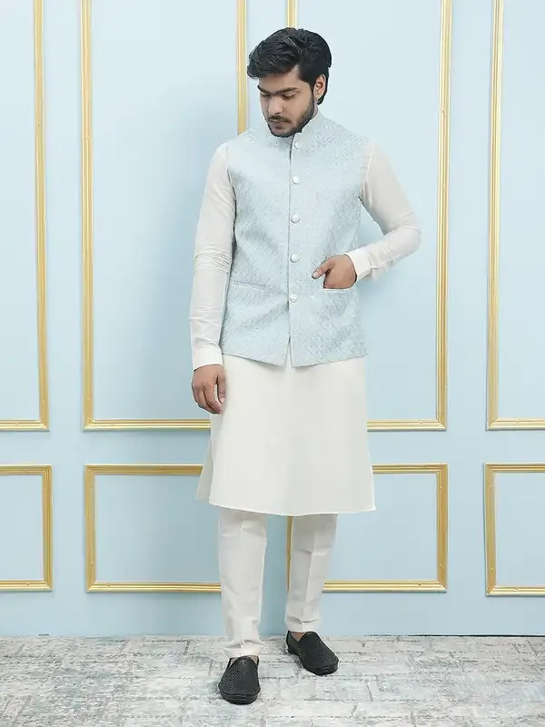 Men_Off_White_Kurta_Pajama_And_Turquoise_And_Gold_Sequence_Woven_Design_Nehru_Jacket