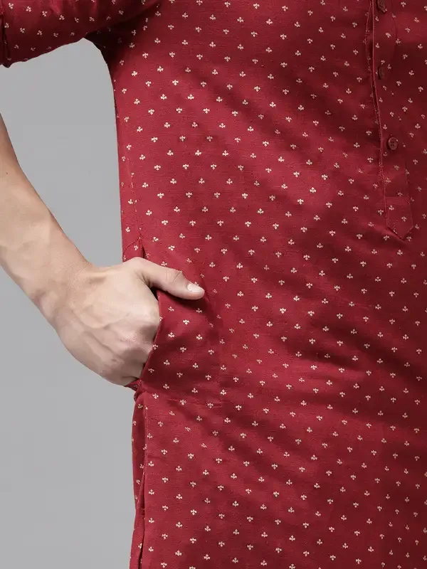Men_Maroon_Regular_Pure_Cotton_Pathani_Printed_Men'S_Kurta_With_White_Salwar