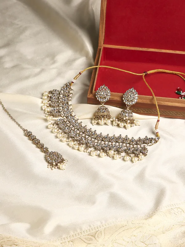Jewel_Me_Up_Ethnic_Traditional_Gold-Toned_Crystals_&_Pearl_Embellished_Necklace_Set_With_Jhumka_Earrings_&_Maang_Tikka