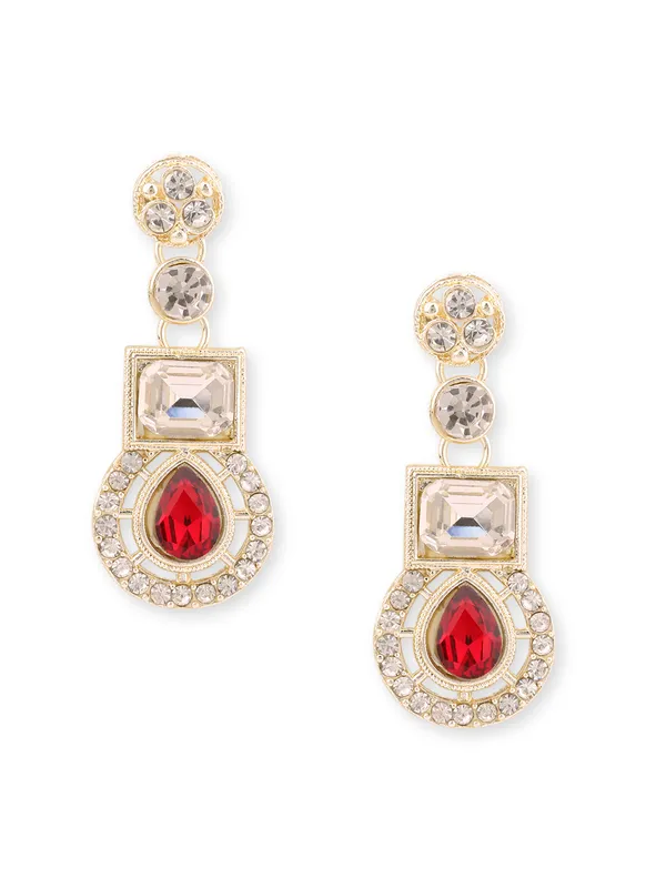 Jewel_Me_Up_Red_Shining_Crystals_Stone_Choker_Jewellery_Set_With_Earrings_&_Maang_Tikka