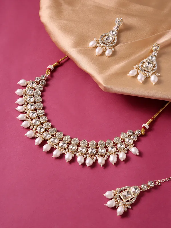Luxurious_White_Crystals_And_Pearls_Embedded_Stunning_Necklace_Set_With_Earrings_And_Maang-Tikka