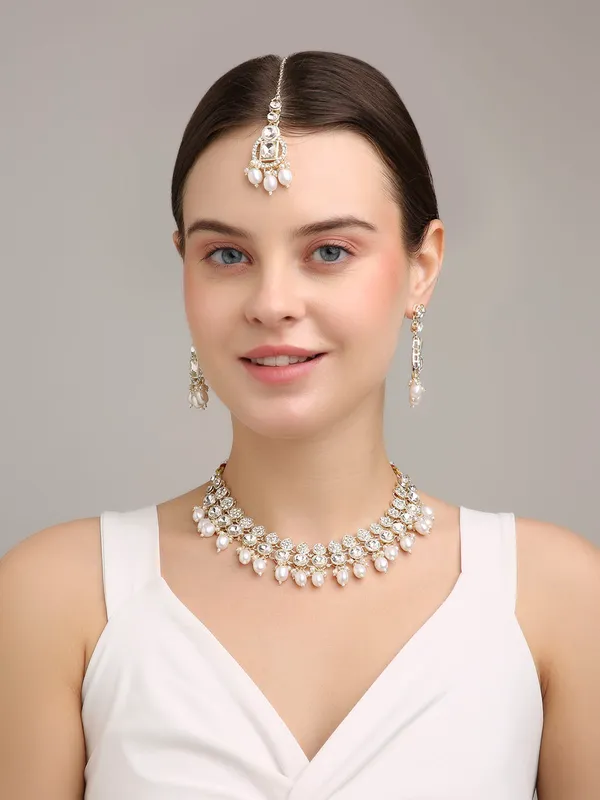 Luxurious_White_Crystals_And_Pearls_Embedded_Stunning_Necklace_Set_With_Earrings_And_Maang-Tikka