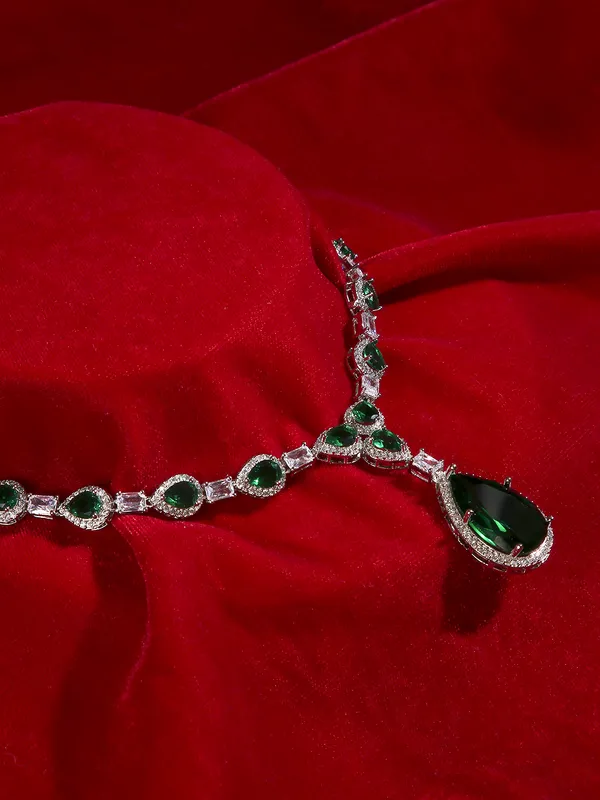 Royal_Verdant_American_Diamond_Emerald_Green_Necklace_&_Earring_Set