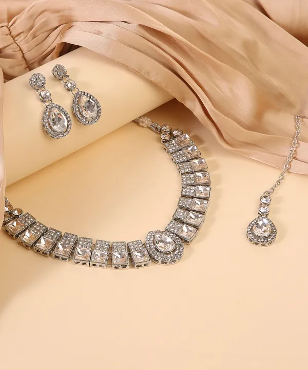 Silver_Polished_Premium_White_Crystals_Studded_Choker_Set