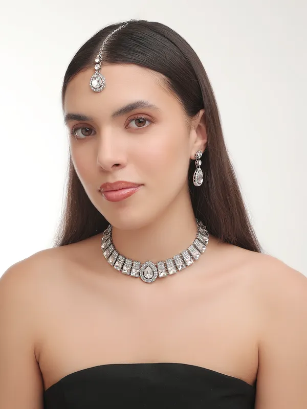 Silver_Polished_Premium_White_Crystals_Studded_Choker_Set