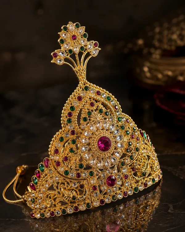 Small_Ganesh_Mukut_for_1.5_to_3_Feet_Idol_|_Traditional_Gold_Tone_Ganpati_Crown_with_Red_Green_&_White_Stones_|_Ganesh_Chaturthi_Idol_Jewellery