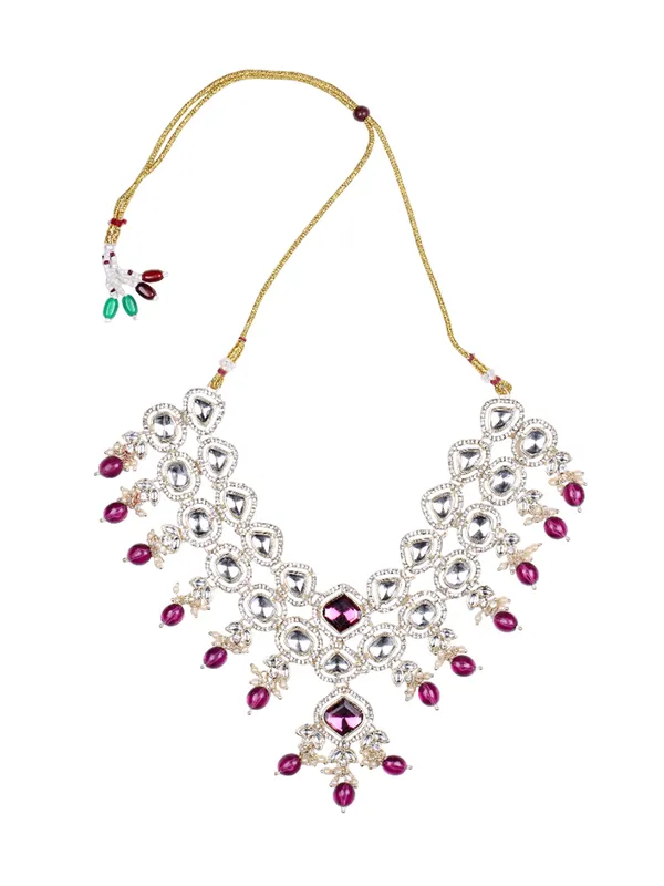 Wine_Pearls_And_White_Kundan_Mini_Bridal_Necklace_Set_With_Maang_Tikka_By_Jewel_Me_Up