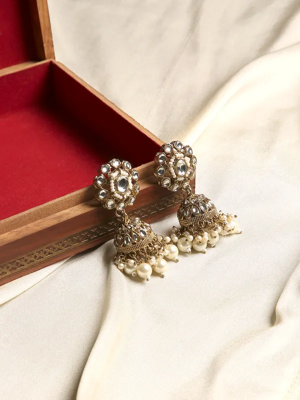 Ethnic_Premium_White_Pearl_And_Kundan_Choker_Set