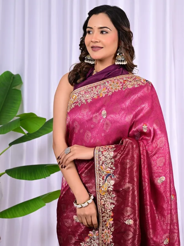 Bridal_Banarasi_Silk_Saree_With_Peacock_Border_Zari_Sequin_Work_Luxury_Wedding_Wear_Saree_Red