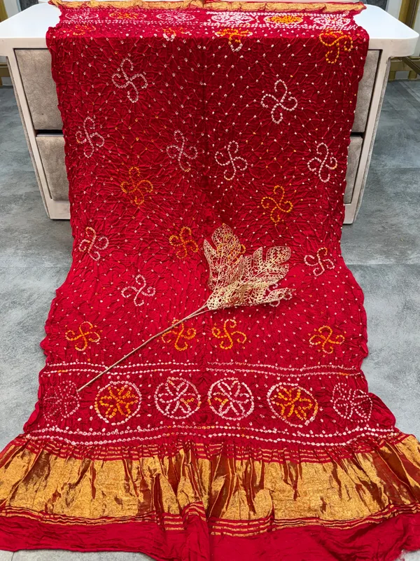 Modal_Gaji_Bandhani_Dupatta_With_Floral_Motifs_Soft_Festive_Dupatta_Red