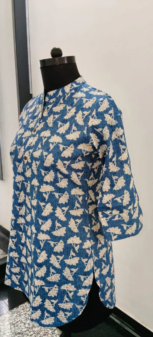 Blue_Printed_Pure_Cotton_Short_Top_For_Women