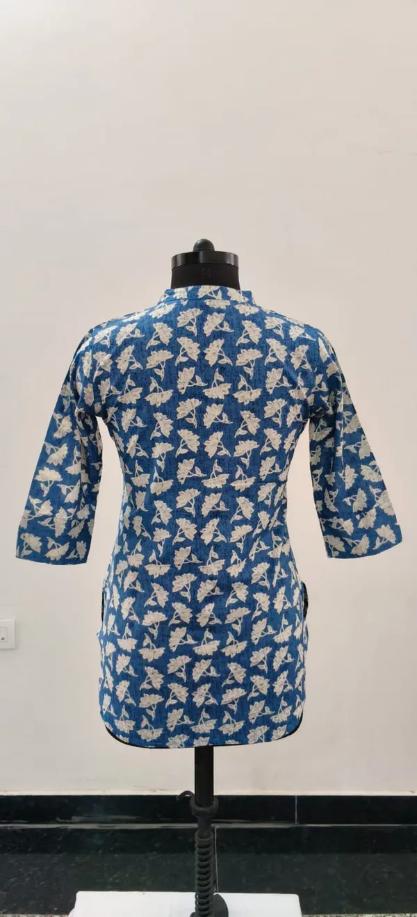 Blue_Printed_Pure_Cotton_Short_Top_For_Women