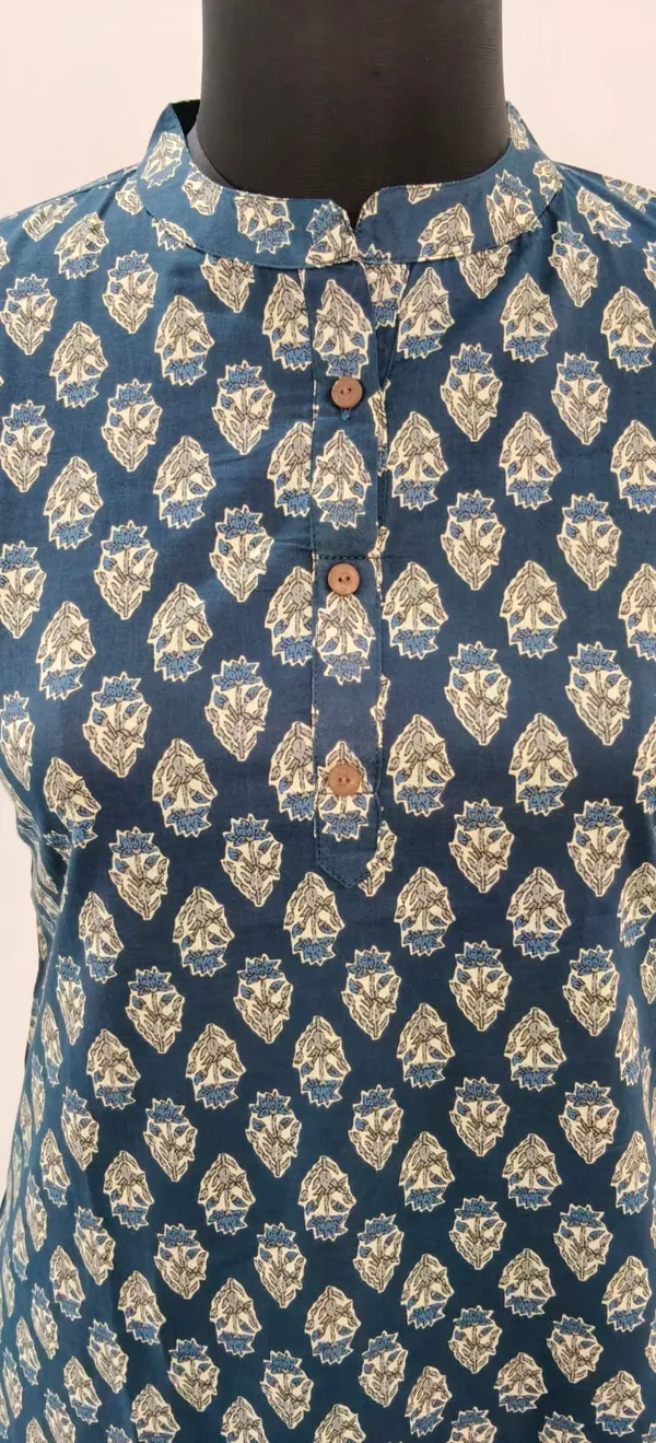 Indigo_Blue_Printed_Pure_Cotton_Short_Top_For_Women