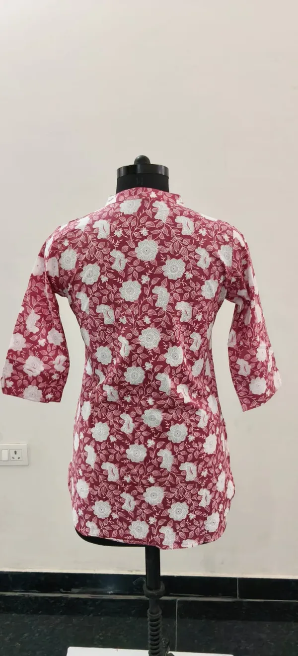 Maroon_Floral_Printed_Pure_Cotton_Short_Top_For_Women
