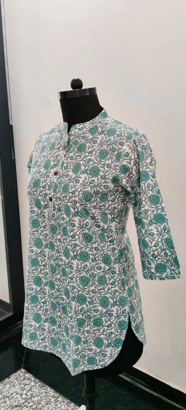 Aqua_Printed_Pure_Cotton_Premium_Short_Top_For_Women