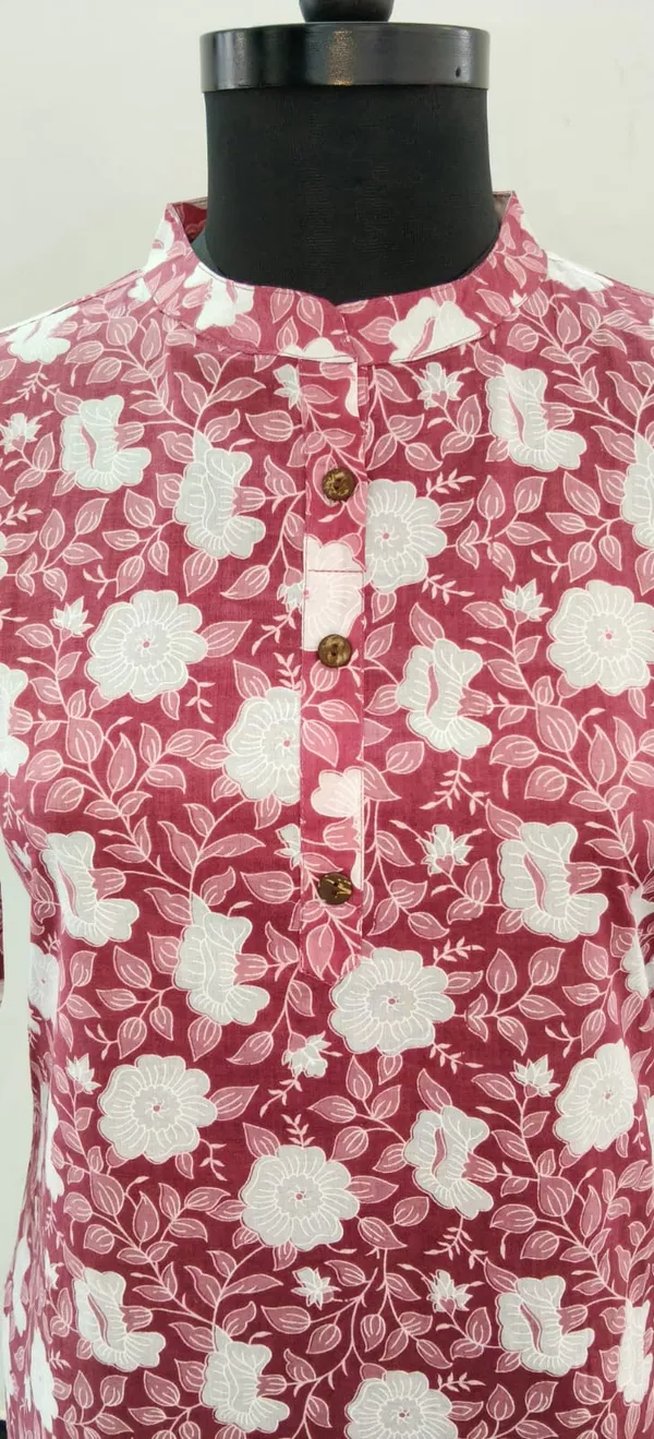 Maroon_Floral_Printed_Pure_Cotton_Short_Top_For_Women