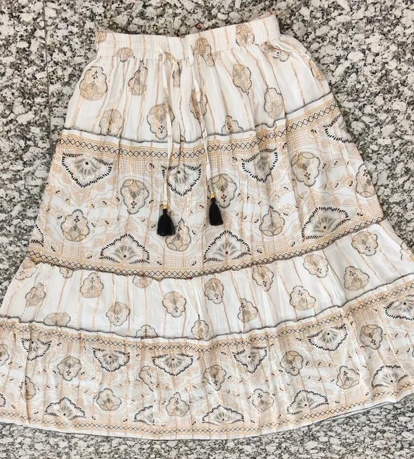 Off_White_With_Black_Print_Fine_Viscose_Lurex_Crinkle_Premium_Skirt_For_Women