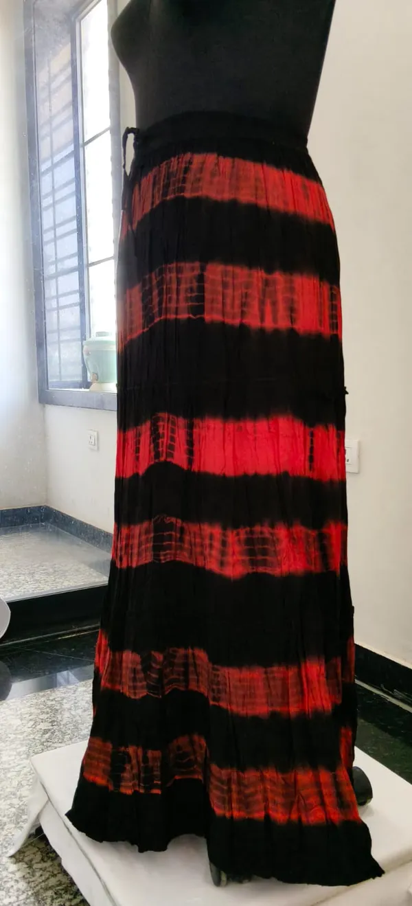 Red_And_Black_Fine_Viscose_Premium_Tier_Skirt_For_Women