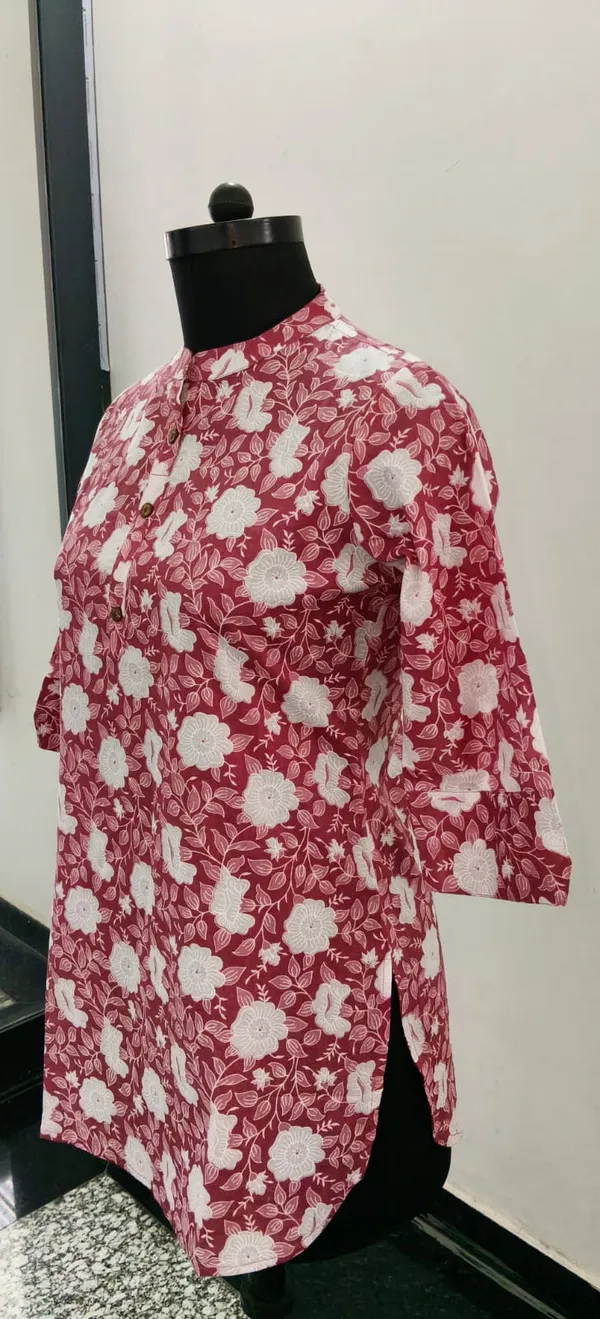 Maroon_Floral_Printed_Pure_Cotton_Short_Top_For_Women