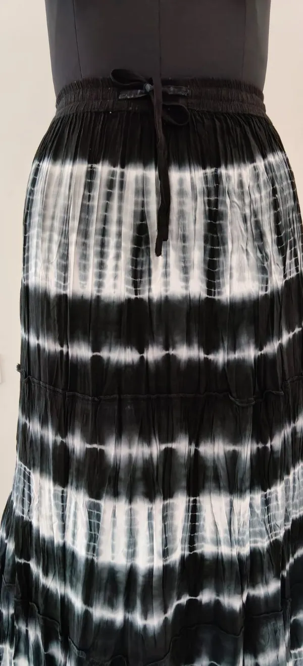 Black_And_White_Fine_Viscose_Premium_Tier_Skirt_For_Women