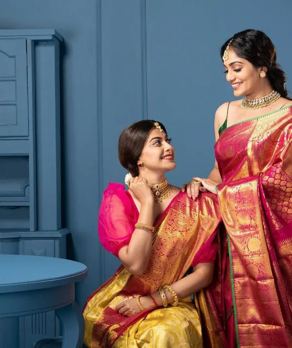 Yellow_And_Red_Traditional_Kanchipuram_Silk_Saree_With_Broad_Zari_Border