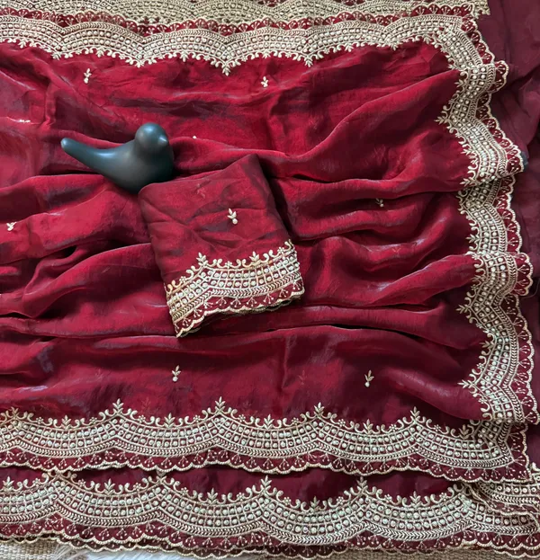 Maroon_Velvet_Embroidered_Saree_With_Gold_Border_And_Blouse_Piece