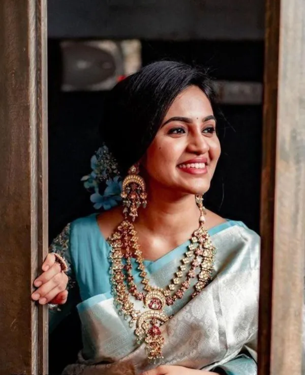 Designer_Grey_And_Blue_Dual_Tone_Saree_With_Heavy_Embellished_Blouse