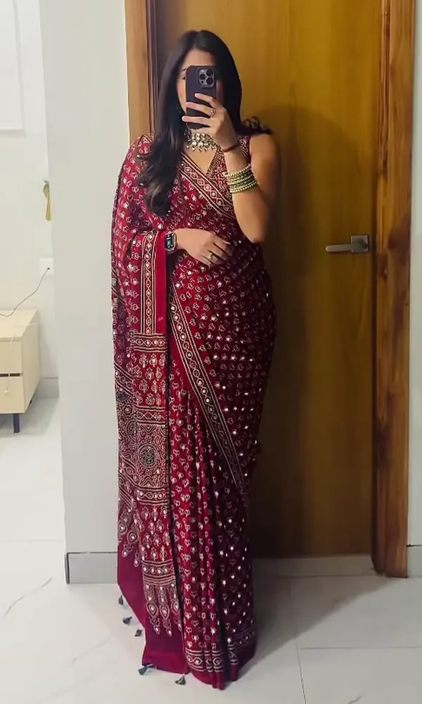 Ajrakh_Mirror_Work_Saree_for_Women_|_Black_Printed_Designer_Saree_with_Traditional_Ajrakh_Border