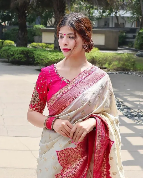 Off_White_Banarasi_Silk_Wedding_Saree_With_Pink_Border_And_Embroidered_Blouse