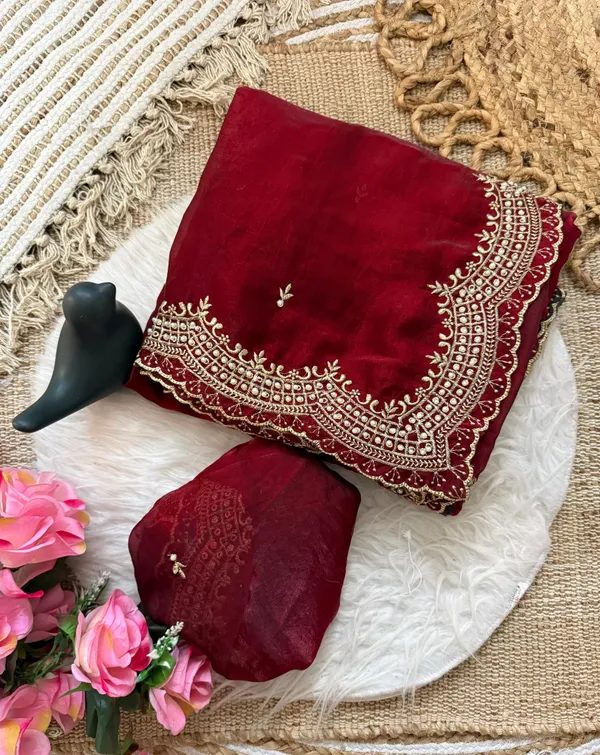 Maroon_Velvet_Embroidered_Saree_With_Gold_Border_And_Blouse_Piece