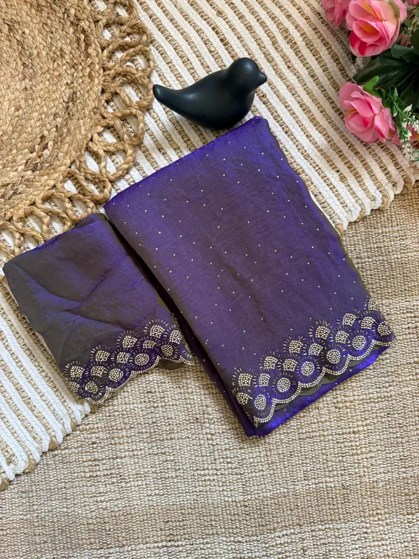 Purple_Cotton_Embellished_Casual_Saree_With_Unstitched_Blouse_Piece