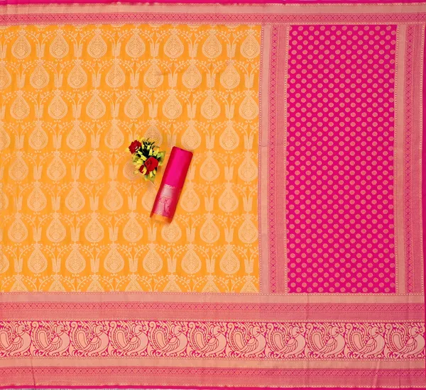 Authentic_Kanchipuram_Silk_Saree_With_Traditional_Gold_Zari_Border