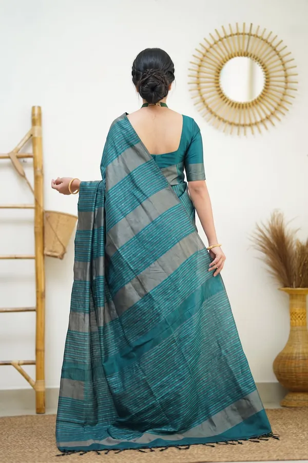 Women's_Soft_Lichi_Silk_Saree_|_Kanjivaram_&_Banarasi_Design_|_Festive_&_Wedding_Wear
